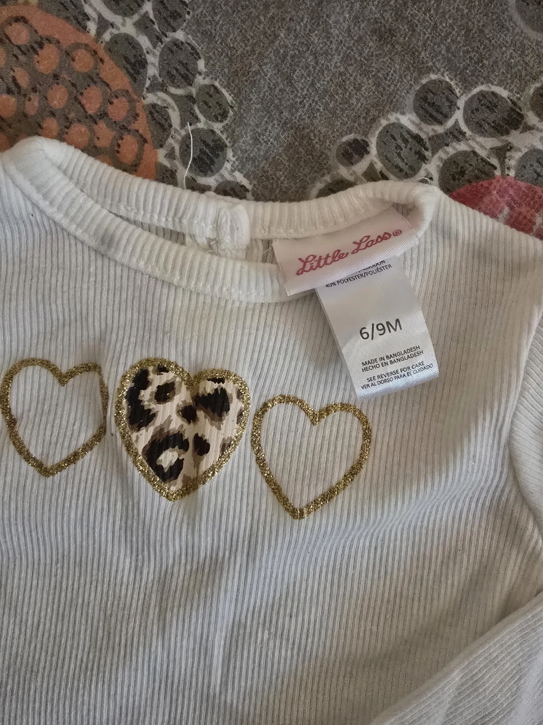 🏈Little Lass 2-Piece Heart Outfit 6/9M - photo 2