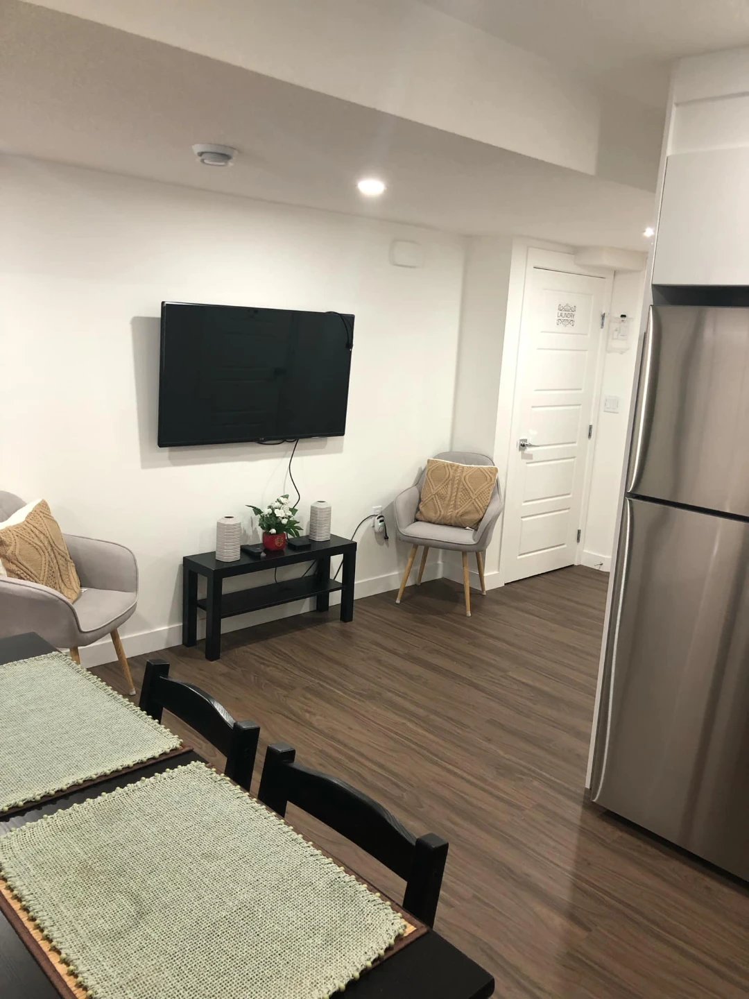 BEAUTIFUL 2-BEDROOM BASEMENT SUITE FOR RENT IN CHESTERMERE! ✨🏡 - photo 4