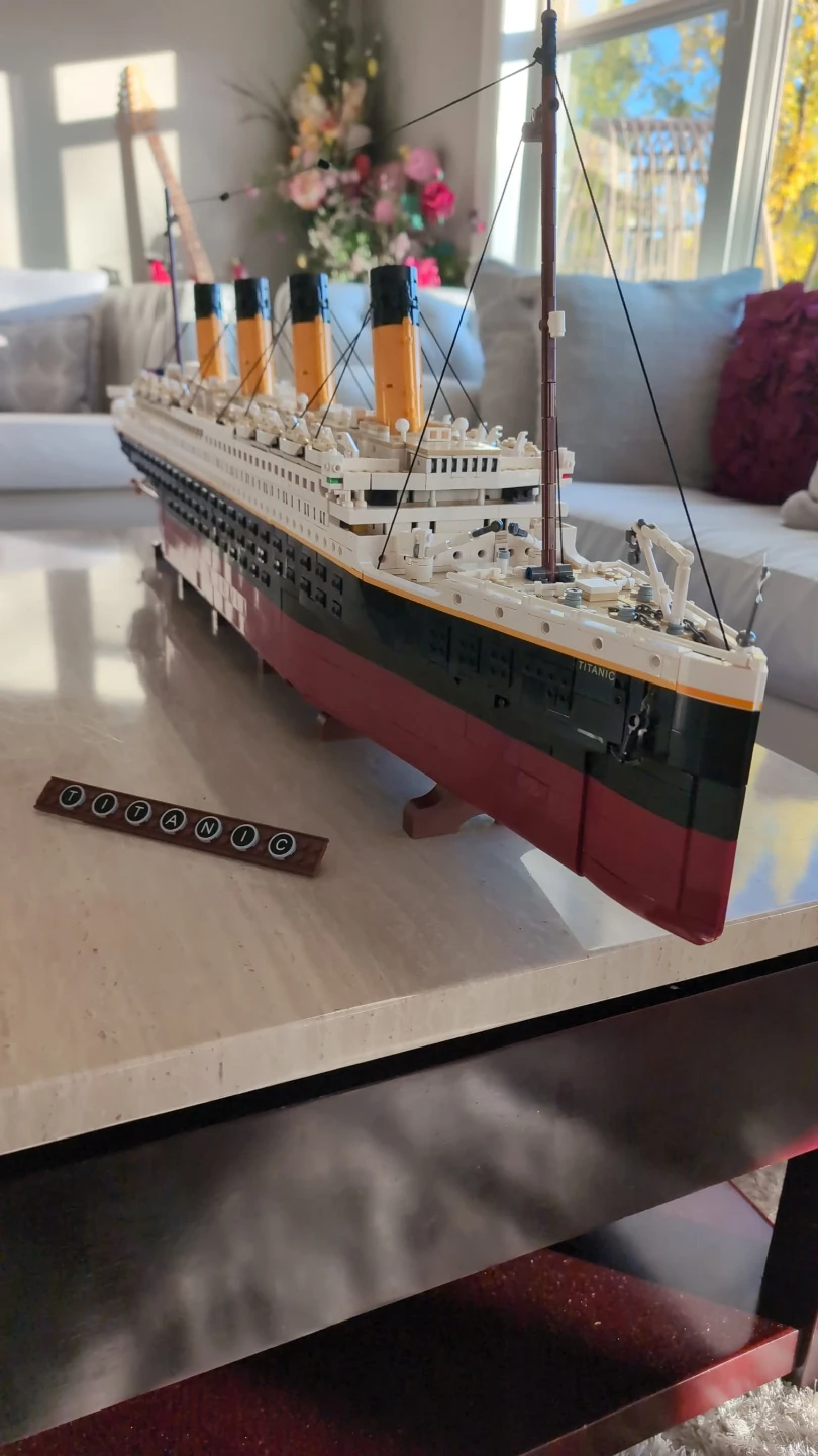 Lego-compatible Titanic