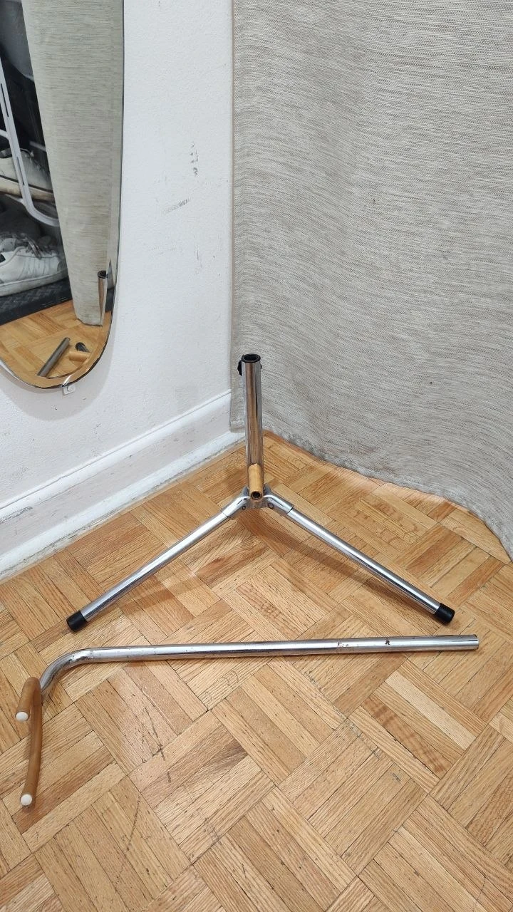 Vintage 70s/80s Chrome Guitar Stand-Adjustable Folding Tripod - photo 2