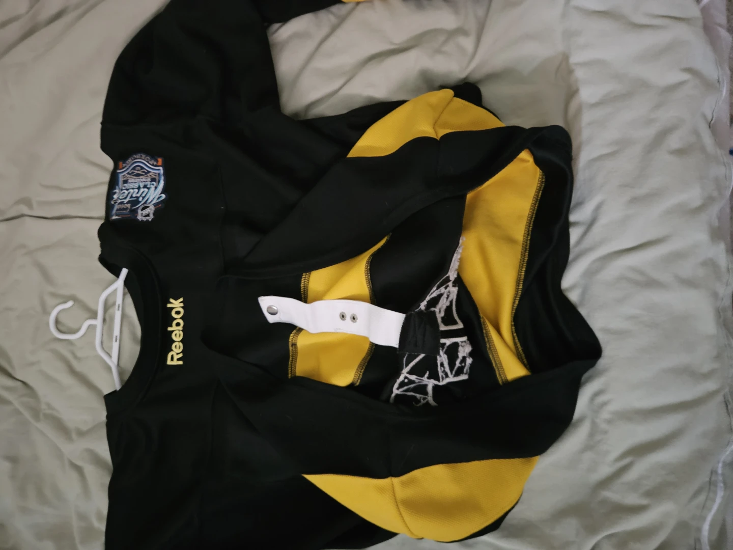 Chara winter classic jersey 2010 with fight strap boston bruins - photo 3