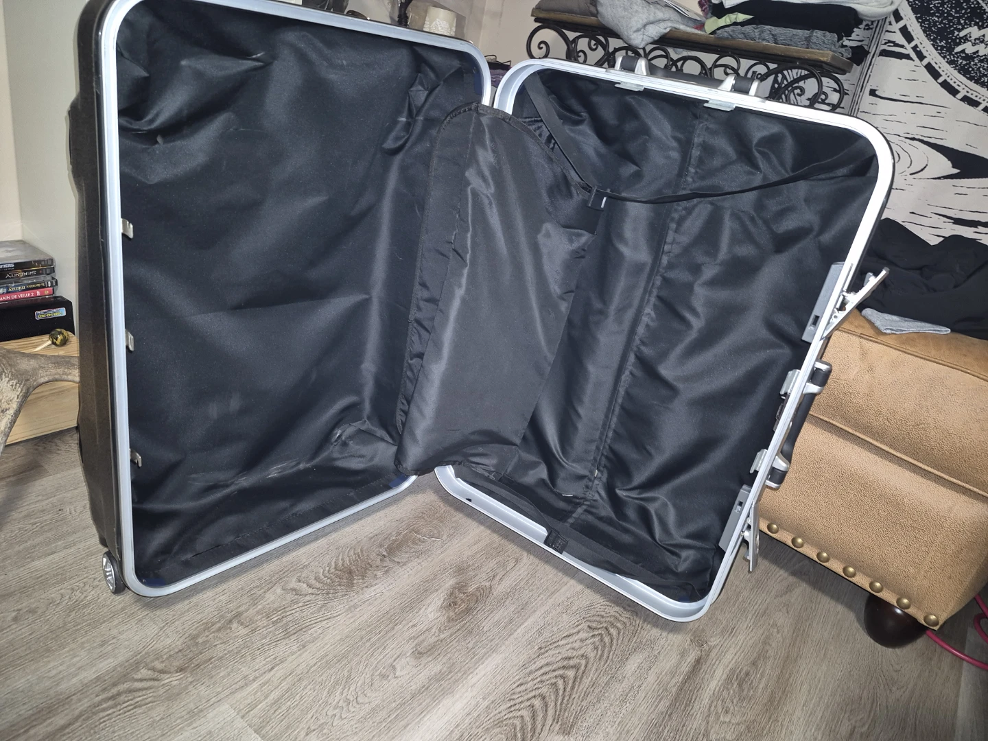 Hard shell rolling suitcase's - photo 2