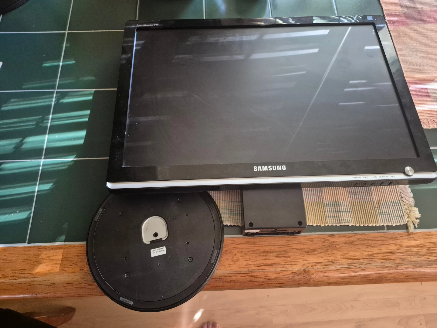 3-Monitor Bundle all working   ($10 o.b.o) - photo 3