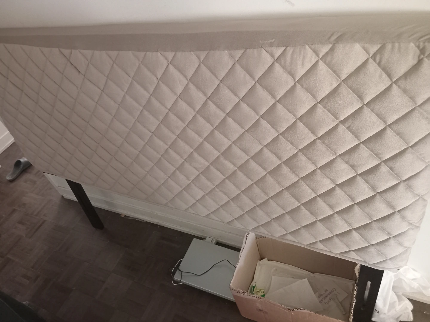 Quilted fabric headboard cover and headboard - photo 2
