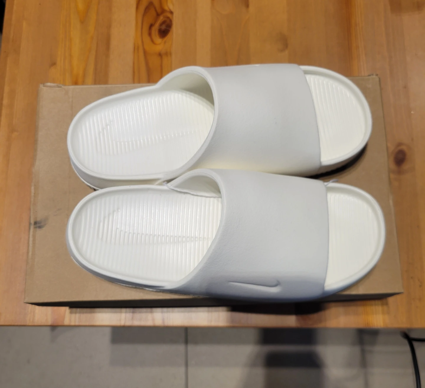 Nike Slides Size 8 Womens - photo 2