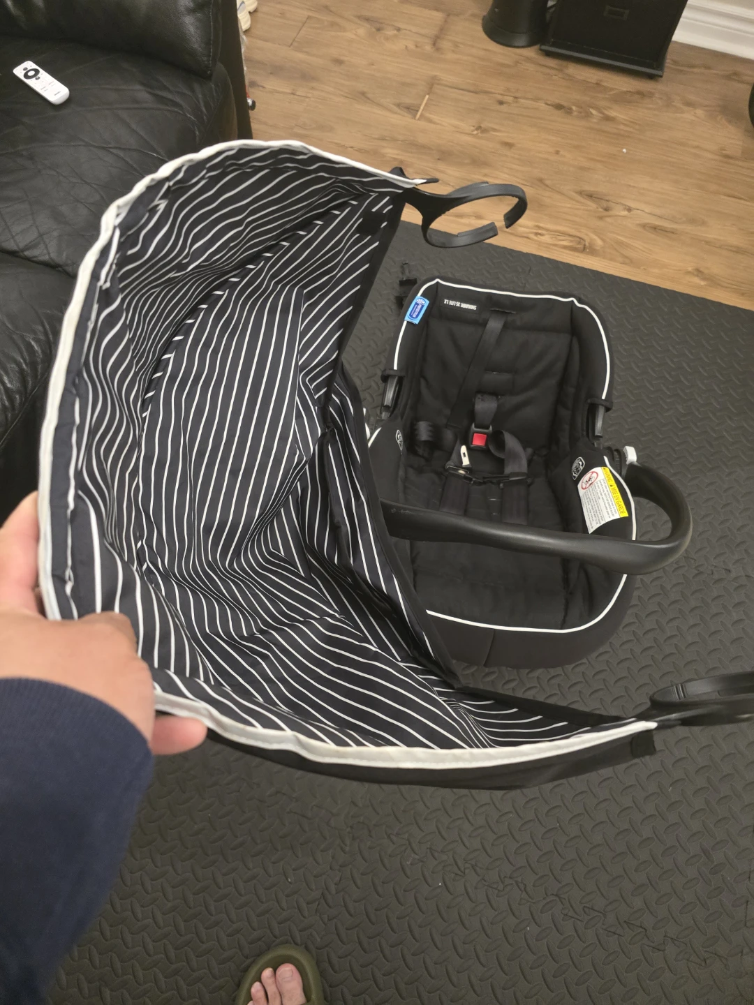 Graco SnugRide 35 Lite LX Infant Car Seat - photo 2