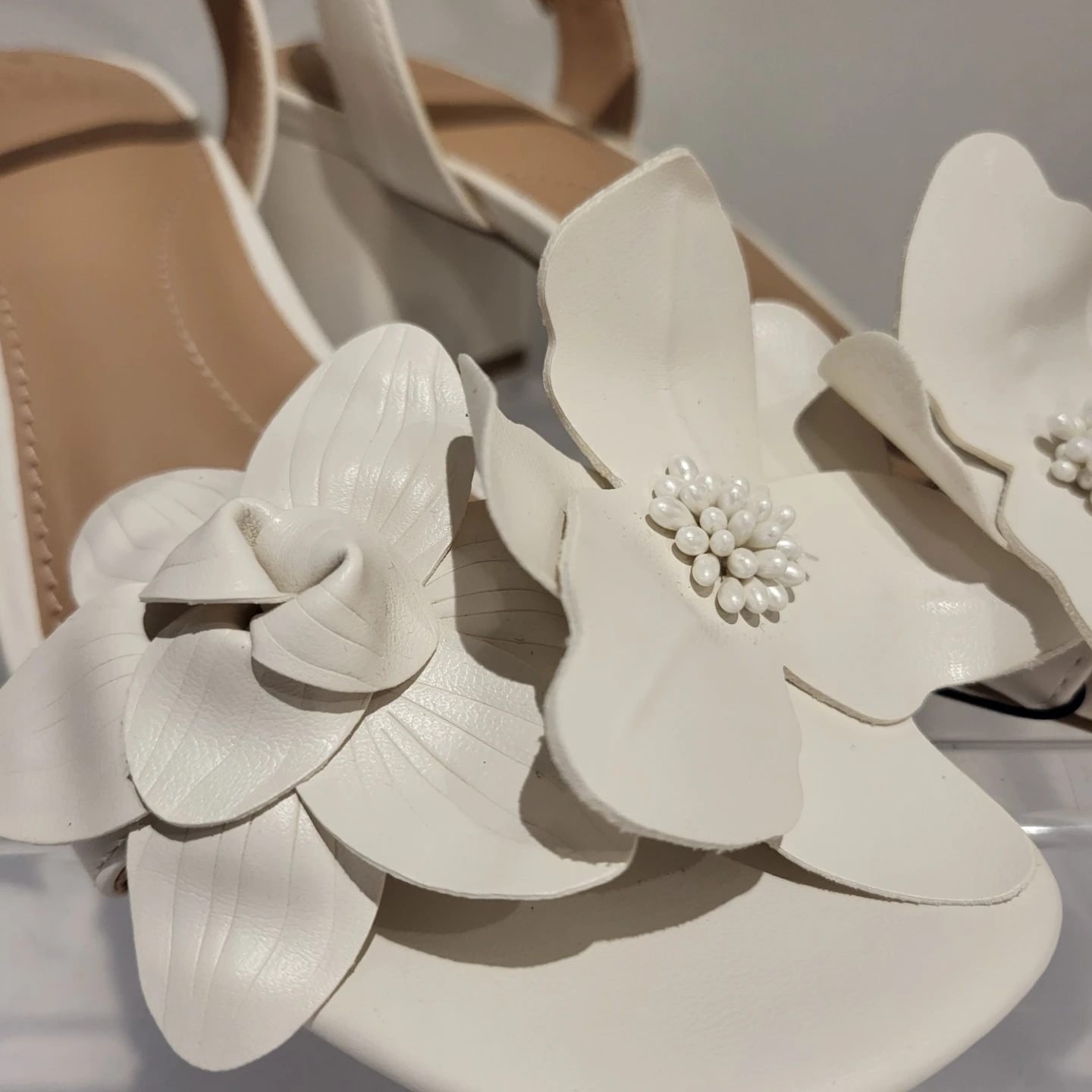 Time and Tru White Flower Heeled Sandals - photo 3