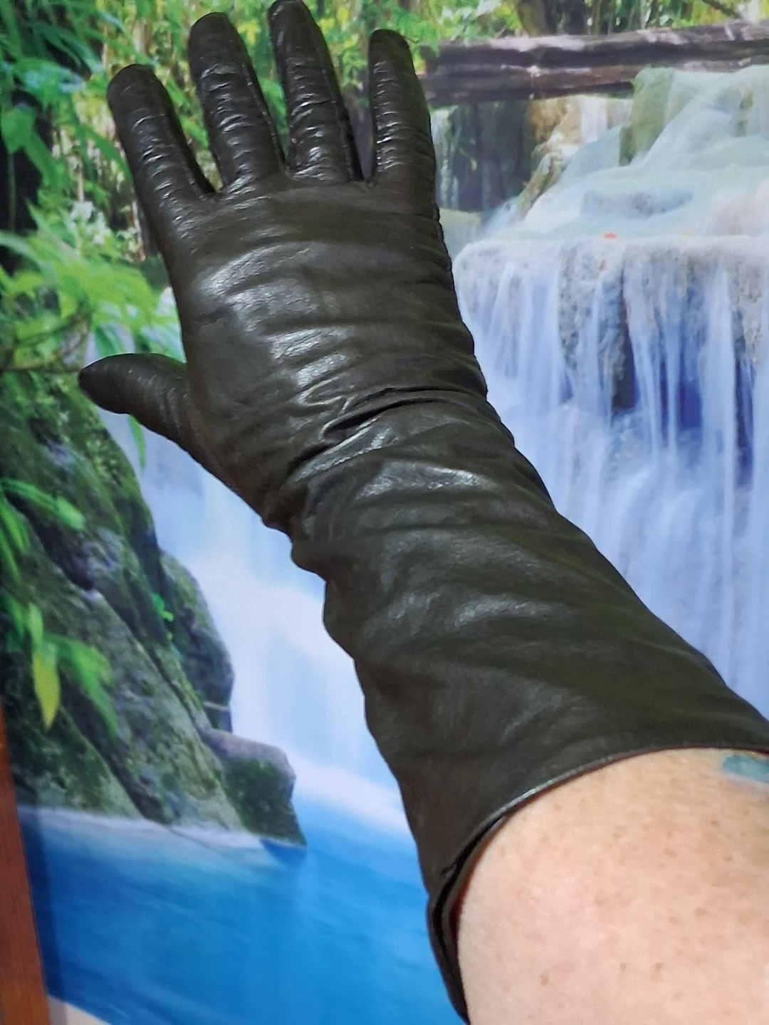 Vintage black Italian leather gloves