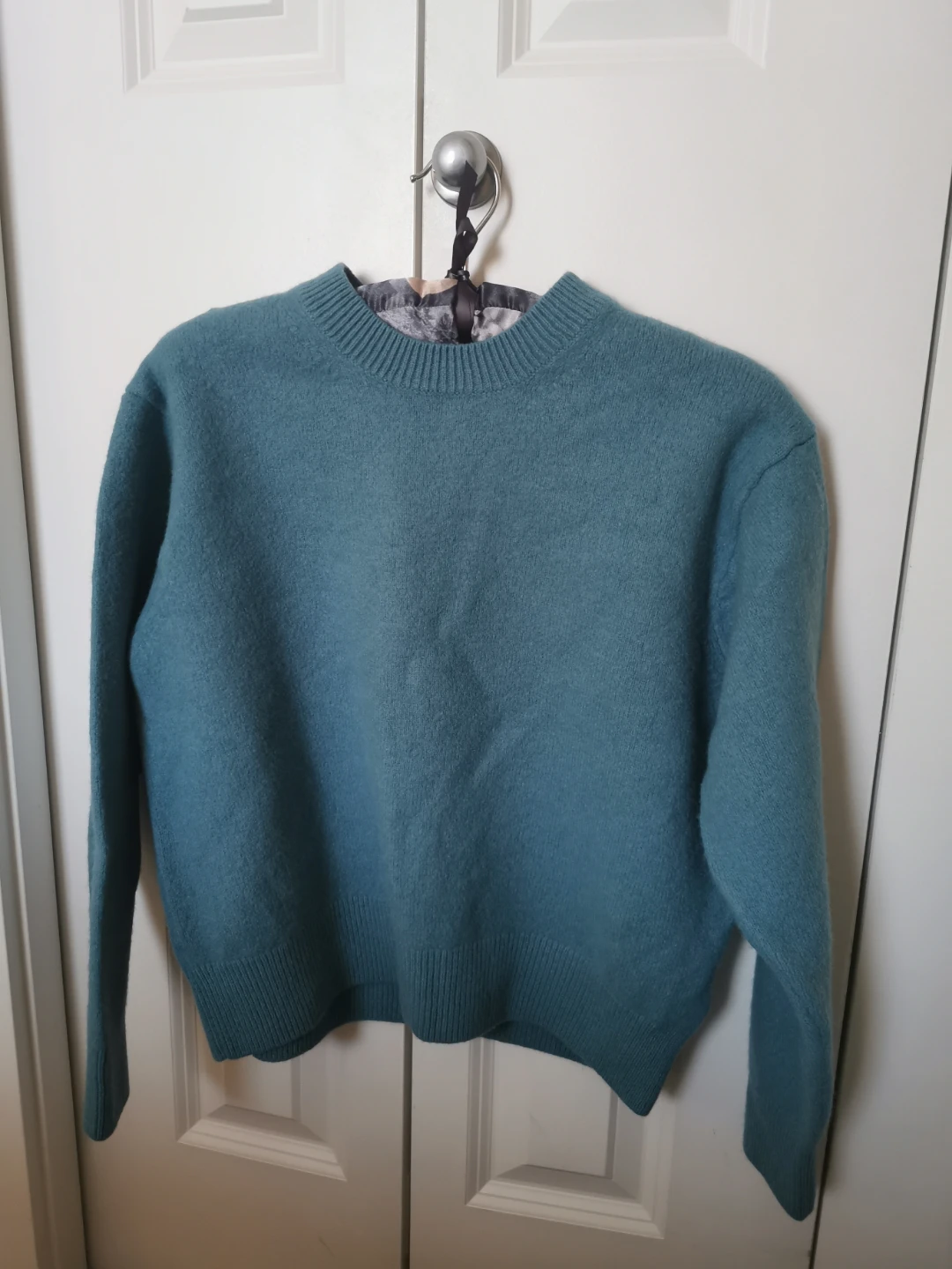 Uniqlo 100% Wool Sweater size Medium