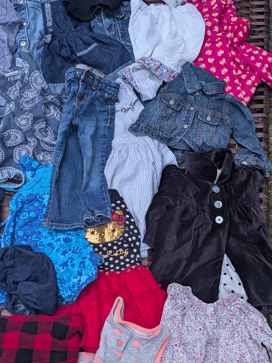 Baby Girl Clothing Bundle (32 items) age 12 to toddler  big bag - photo 2