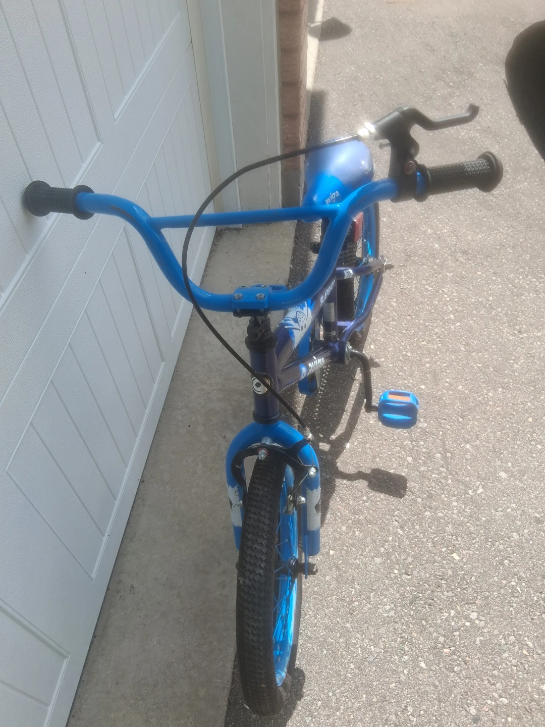 Avigo Slapshot 16-inch Kids Bicycle
