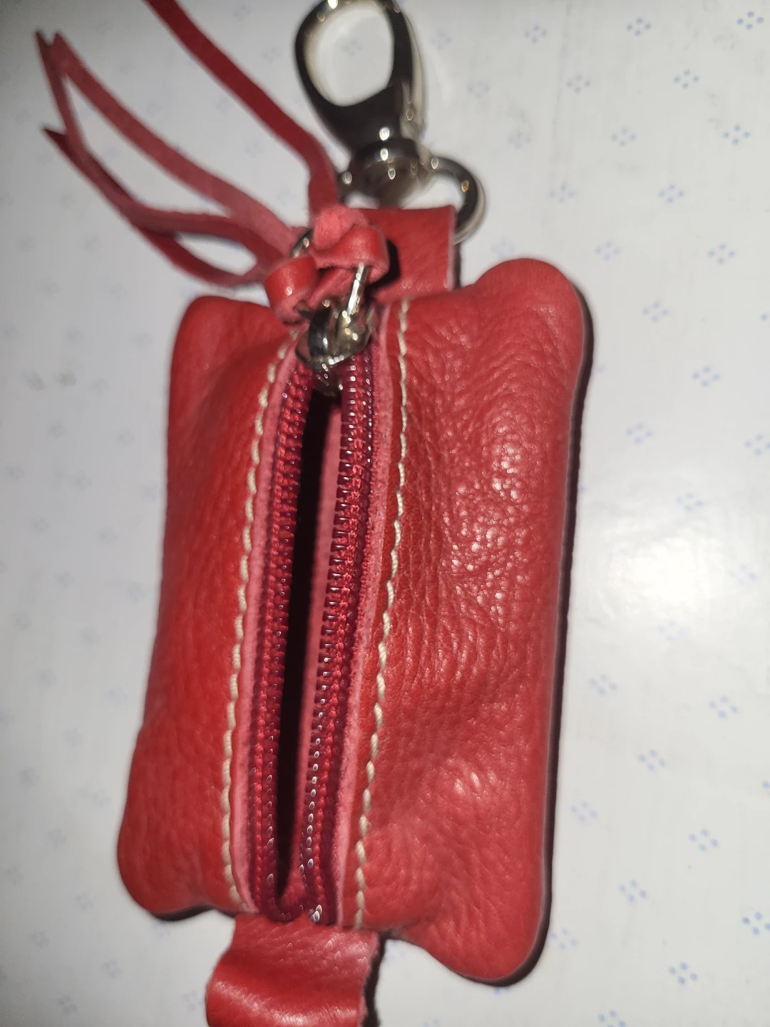 🏈 Roots red leather zipper coin pouch keychain - photo 3
