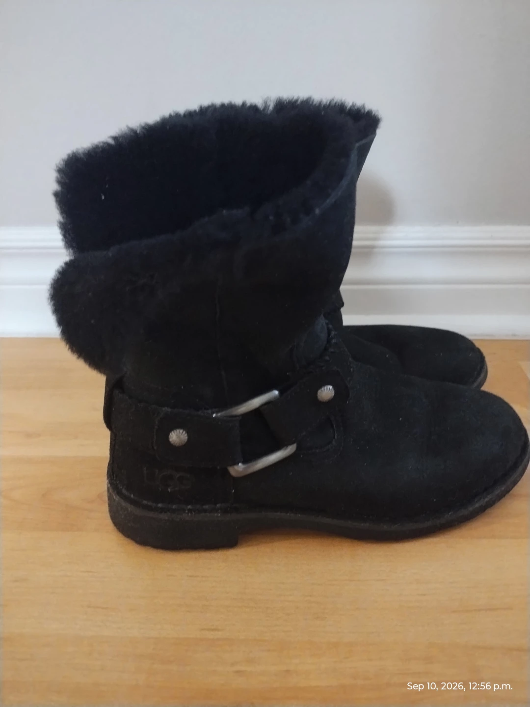 UGG Australia Black Fur-Lined Buckle Boots – Size 7