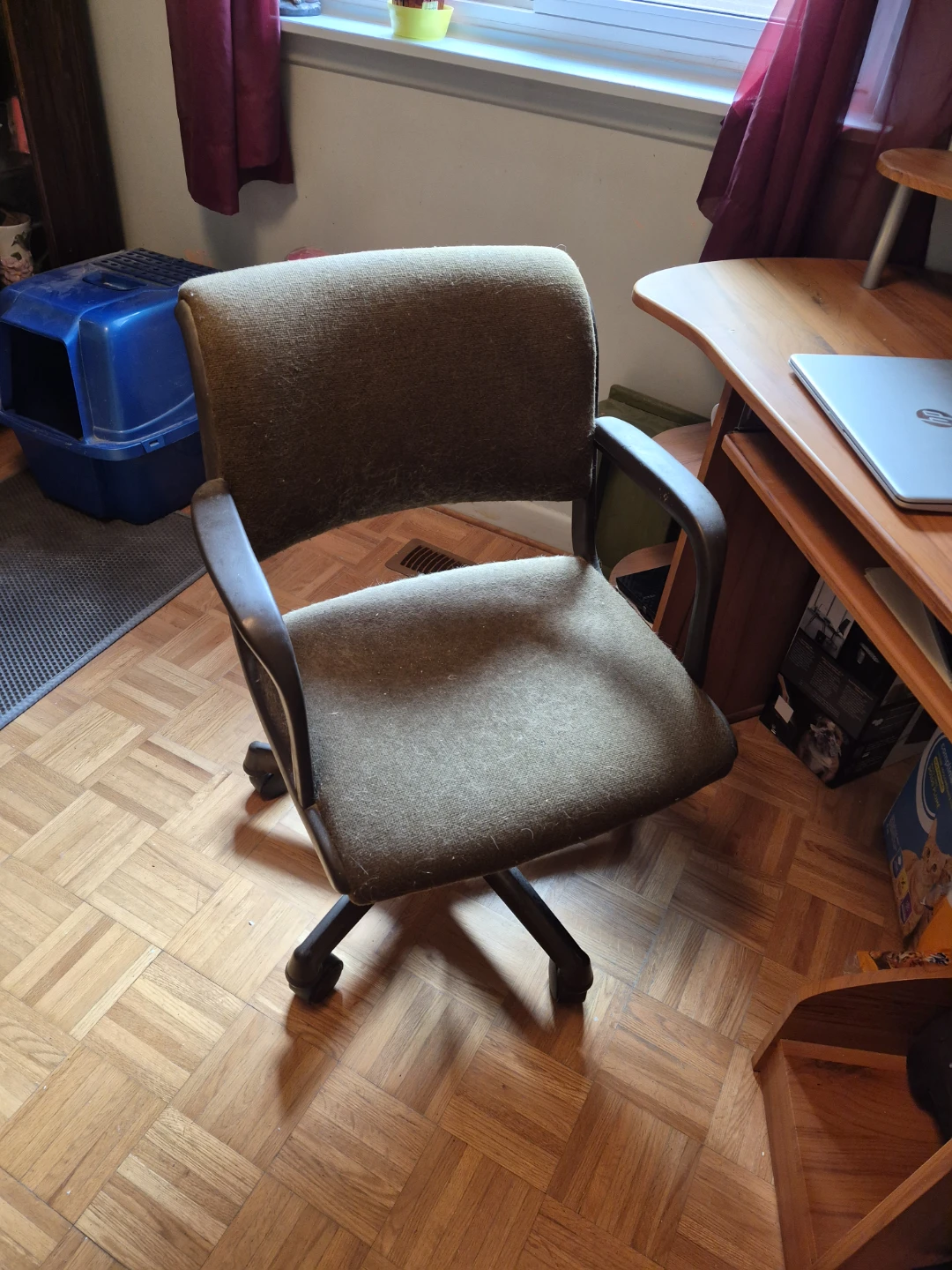 Wooden computer desk with matching rolling office chair - photo 3