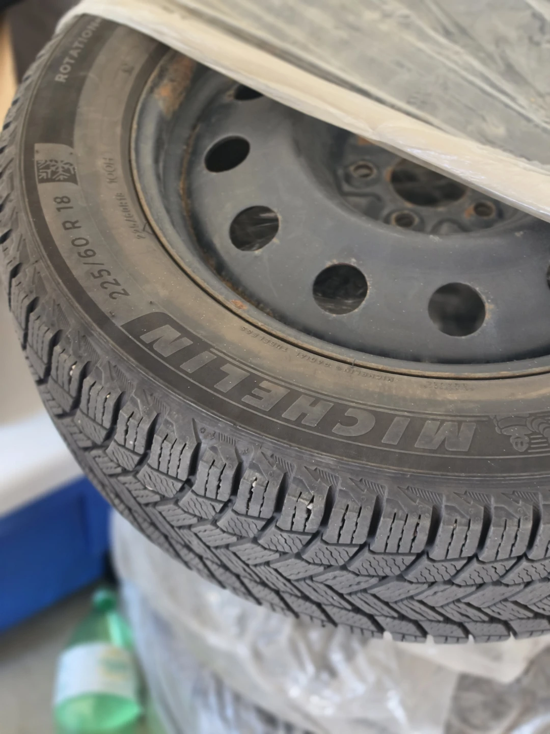 Set of 4 Michelin 225/60R18 Winter Tires on Rims - photo 2