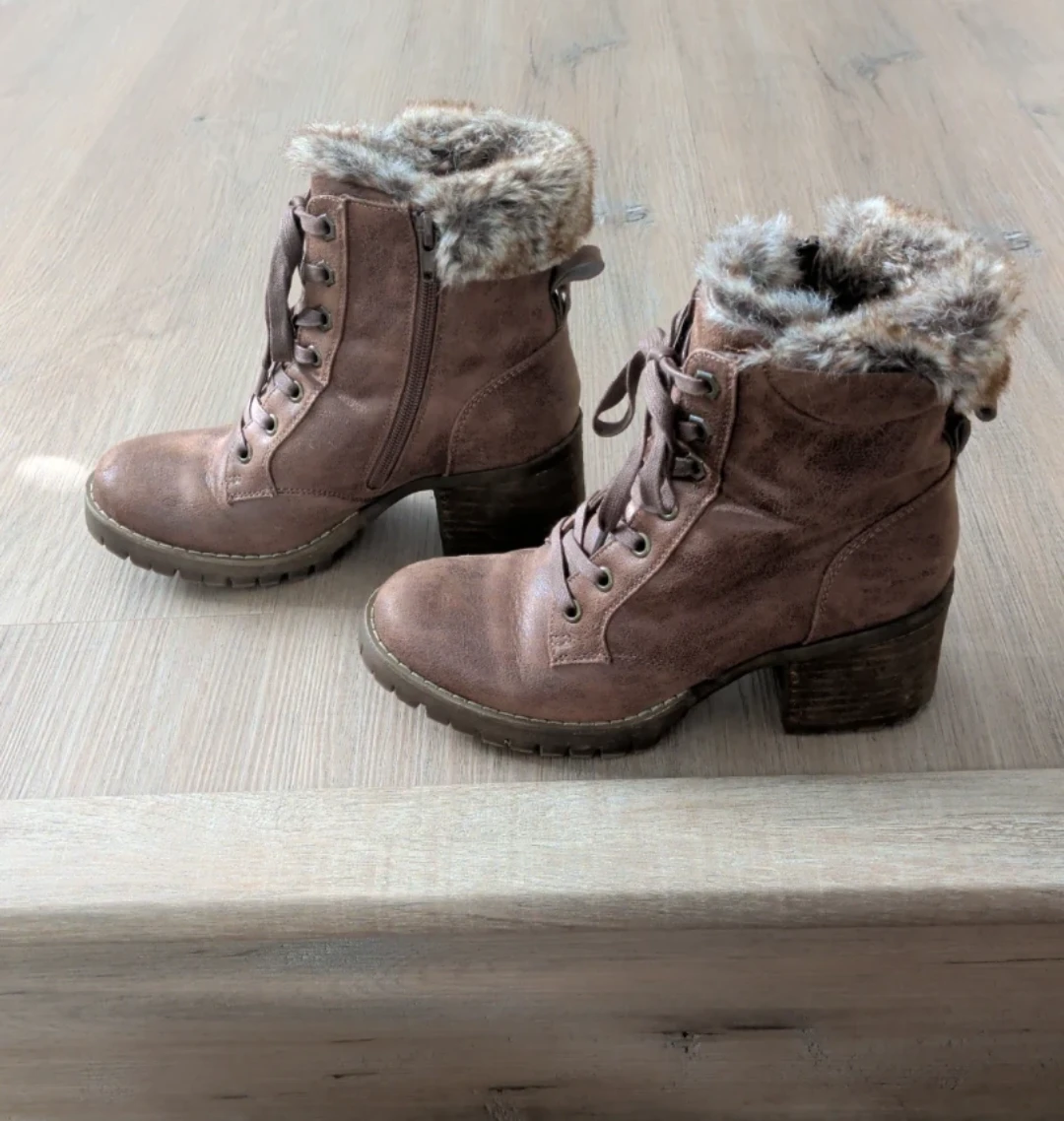 Steve Madden - Size 7 Women's Brown Faux Fur Lace-Up Boots - photo 2
