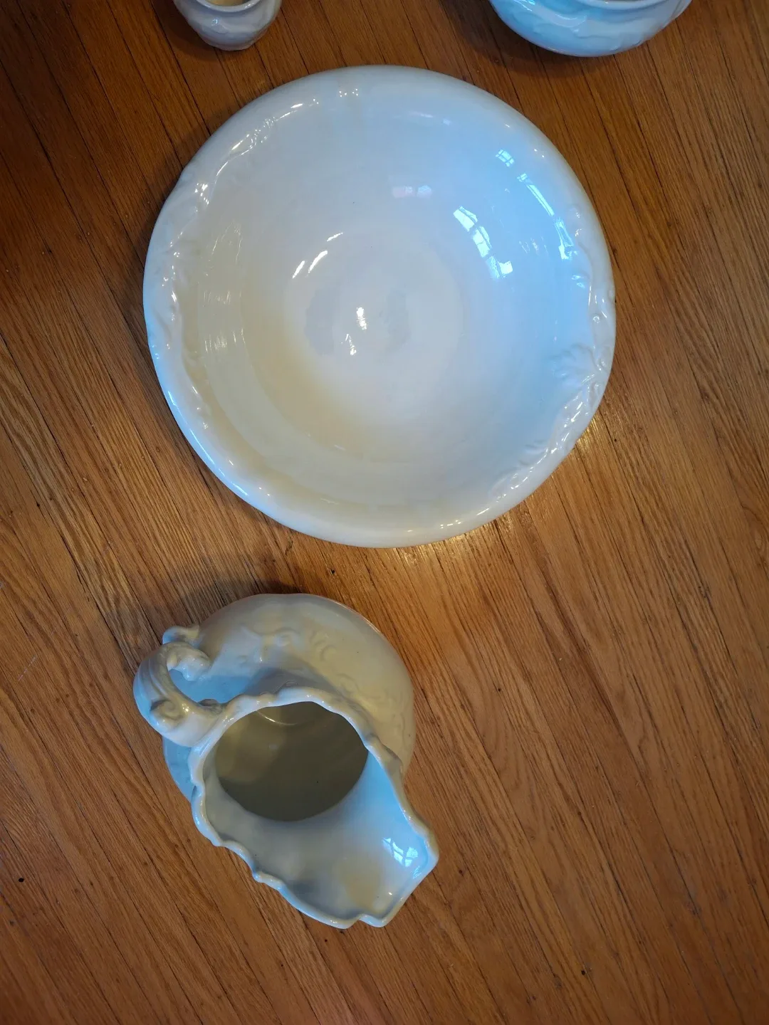 Vintage White Ceramic Wash Basin and Pitcher Set - photo 5