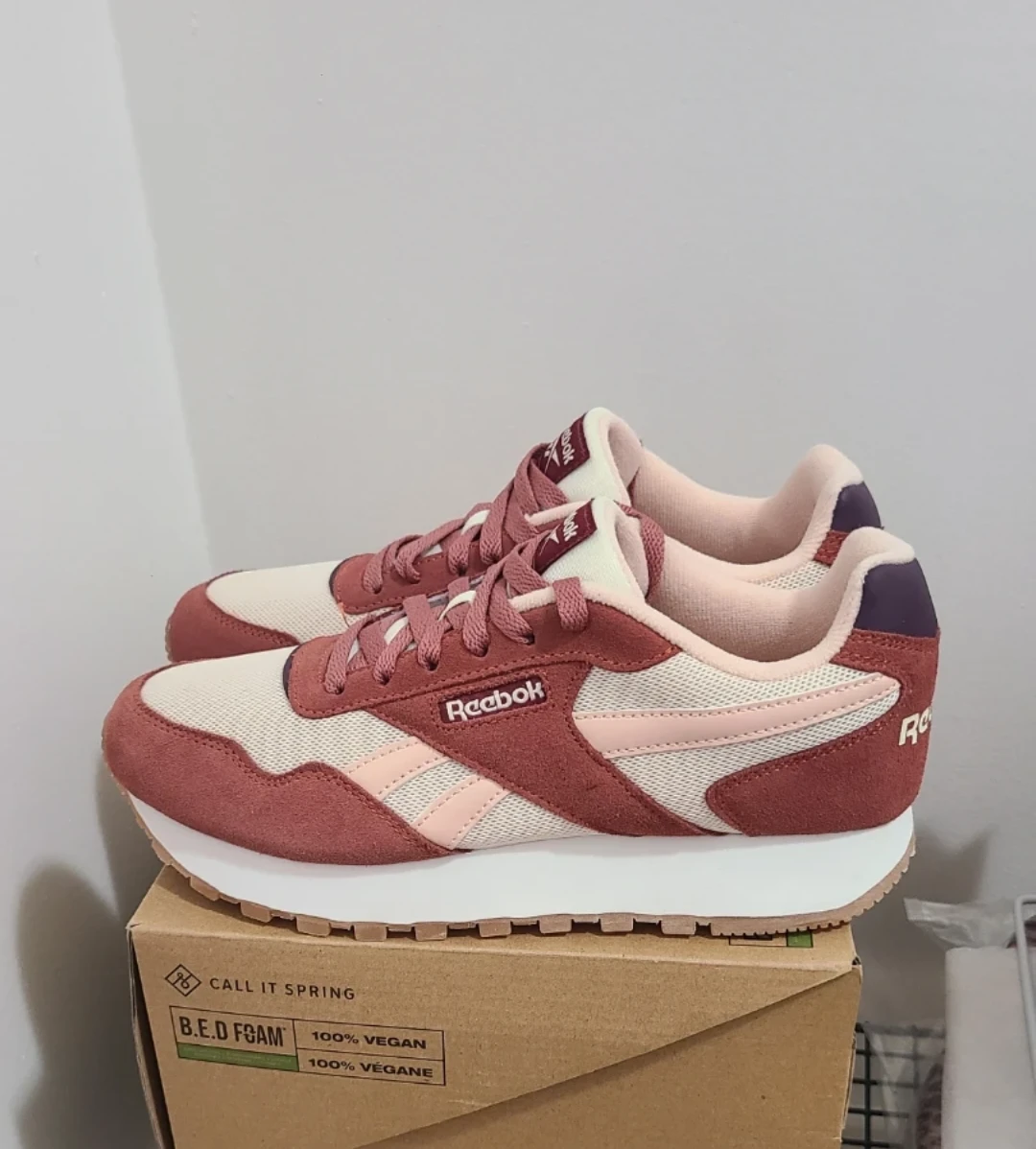 Women's Reebok Classic Harman Run Double Sneaker - sz 8.5