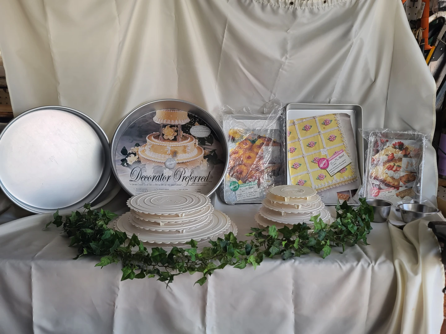 Wilton Baking Collection Cake Pans and Display Stands - photo 2