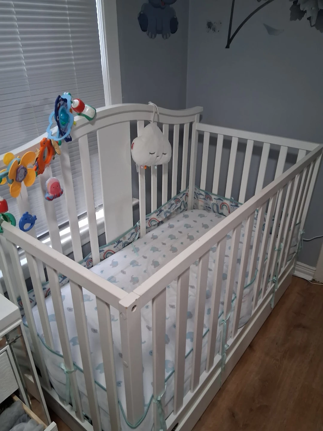 Graco White Wooden Baby Crib