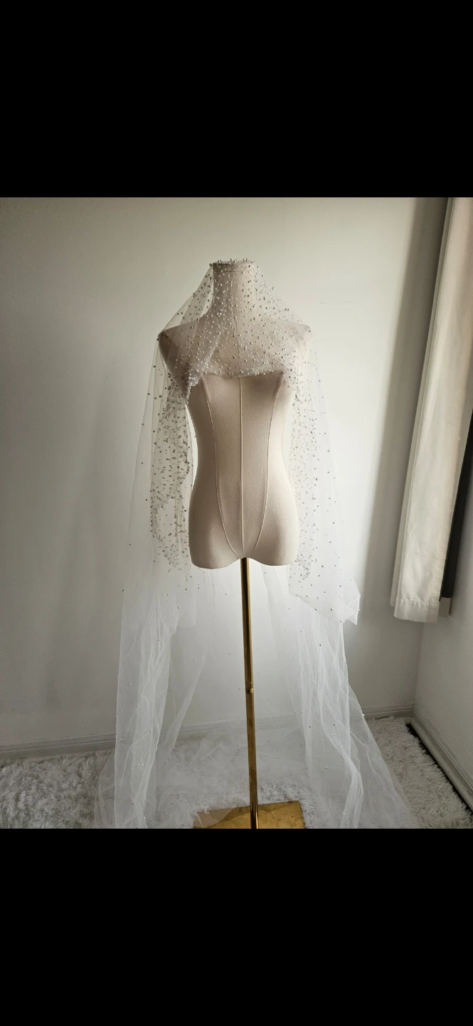 Sparkly Embellished Wedding Dress with Veil - photo 3