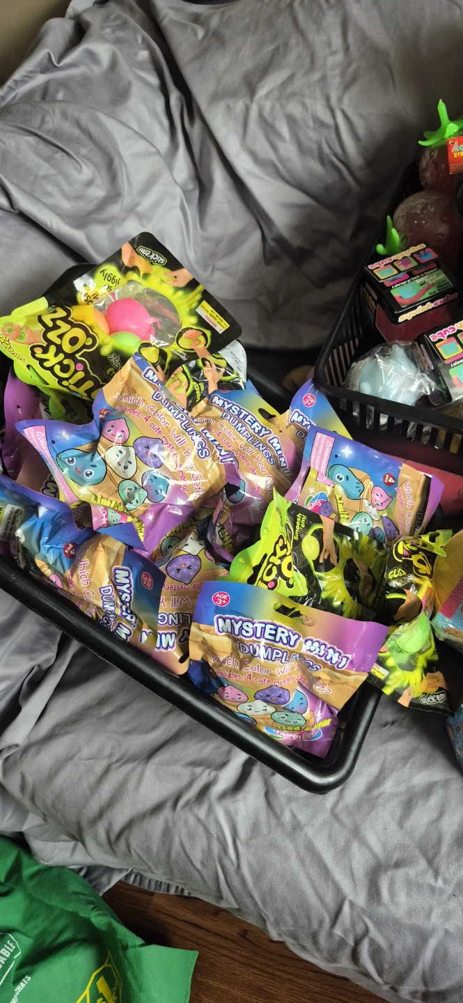 Mystery mini Dumplings & Stick'em Jiggly Toys