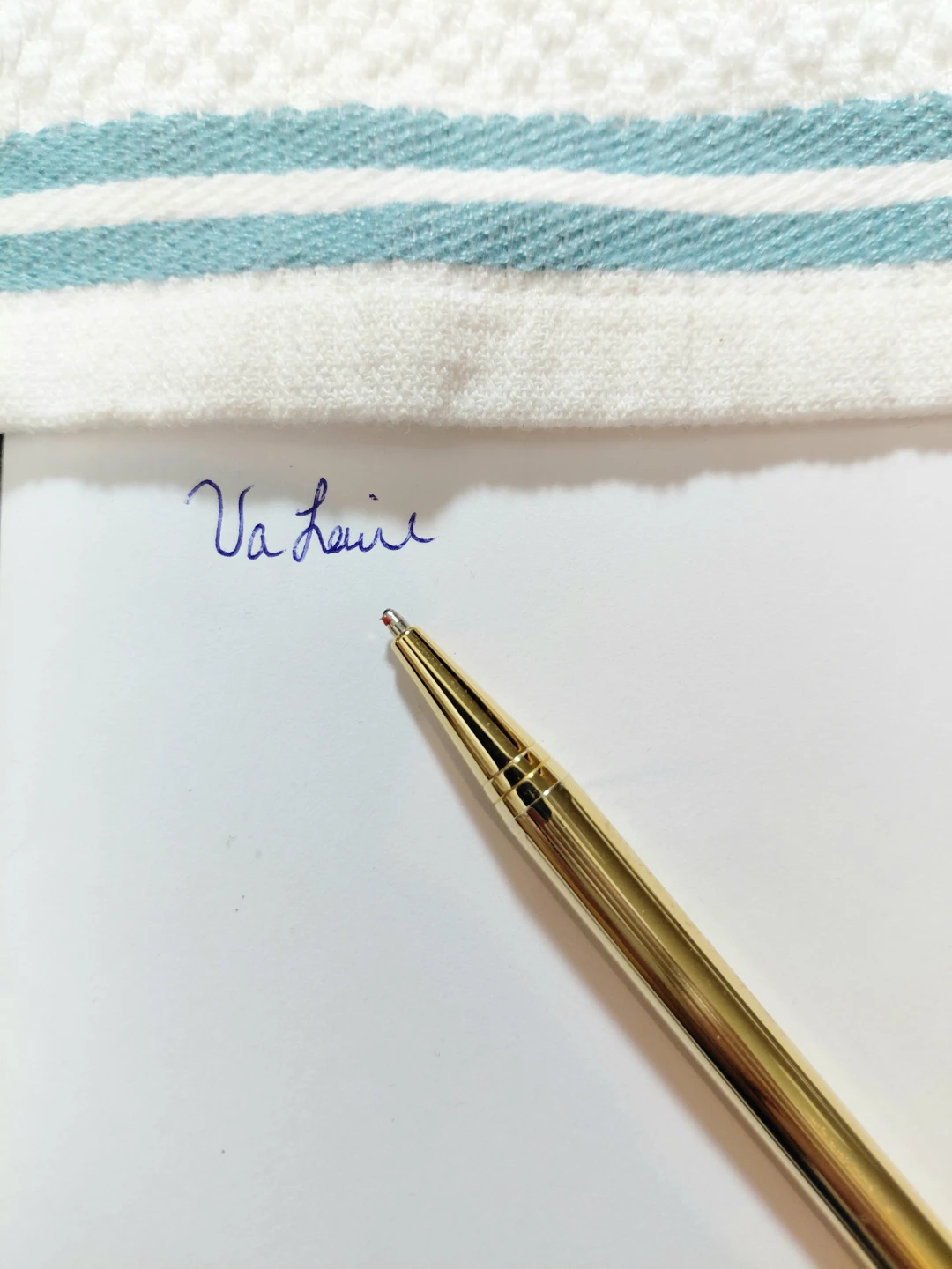 Va Laire gold-tone pen in case - photo 4
