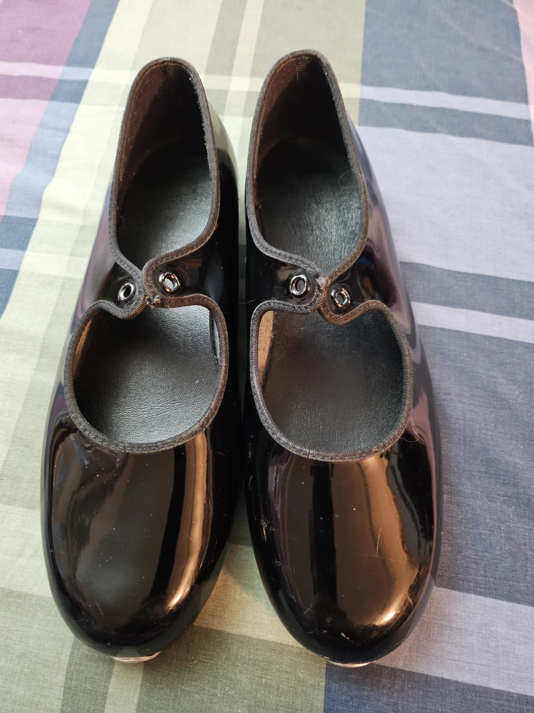Black Tap Shoes , size 6