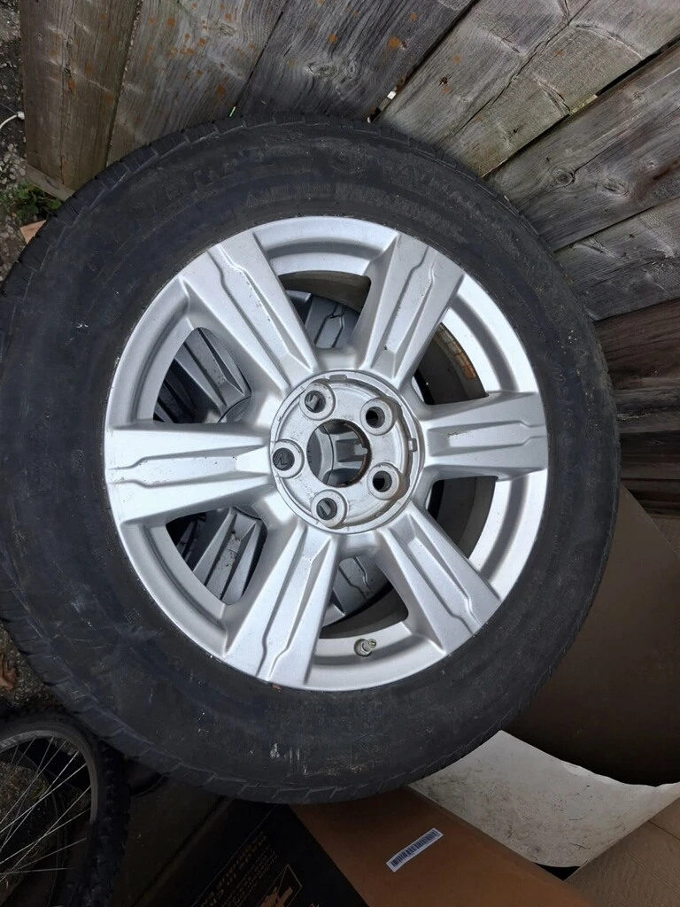 Set of 4 Tires and Rims 225/65 R17