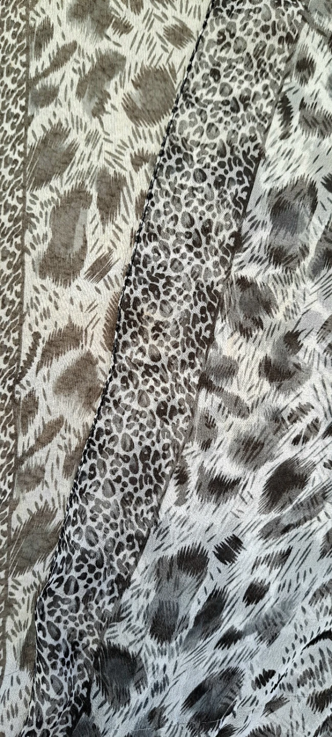Black and white leopard print scarf - photo 2