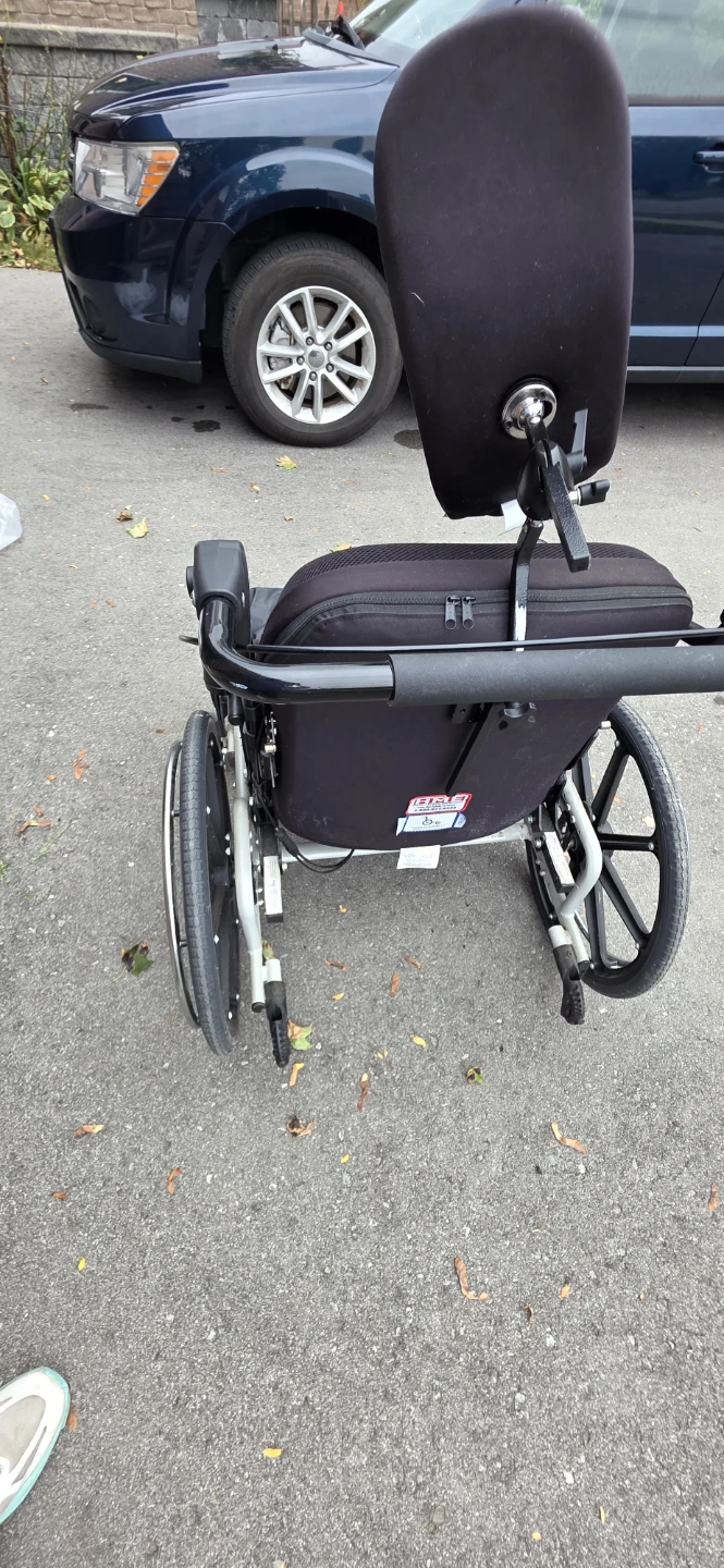 HME Mobility Wheelchair with Headrest - photo 2