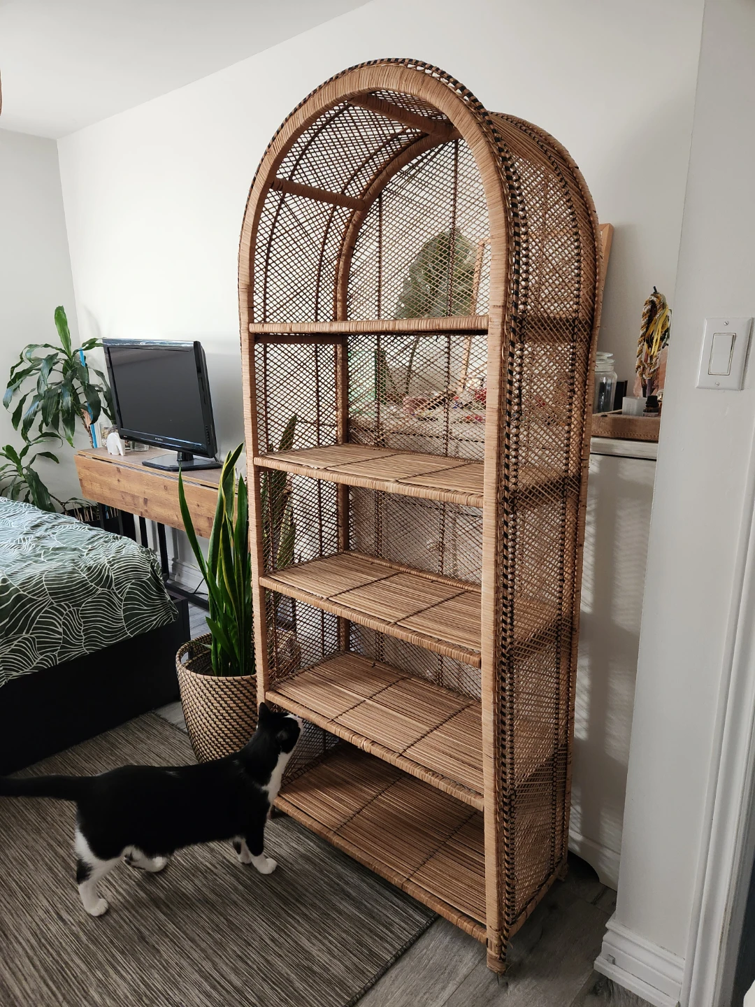 Vintage Wicker Rattan Arched Bookshelf - photo 3