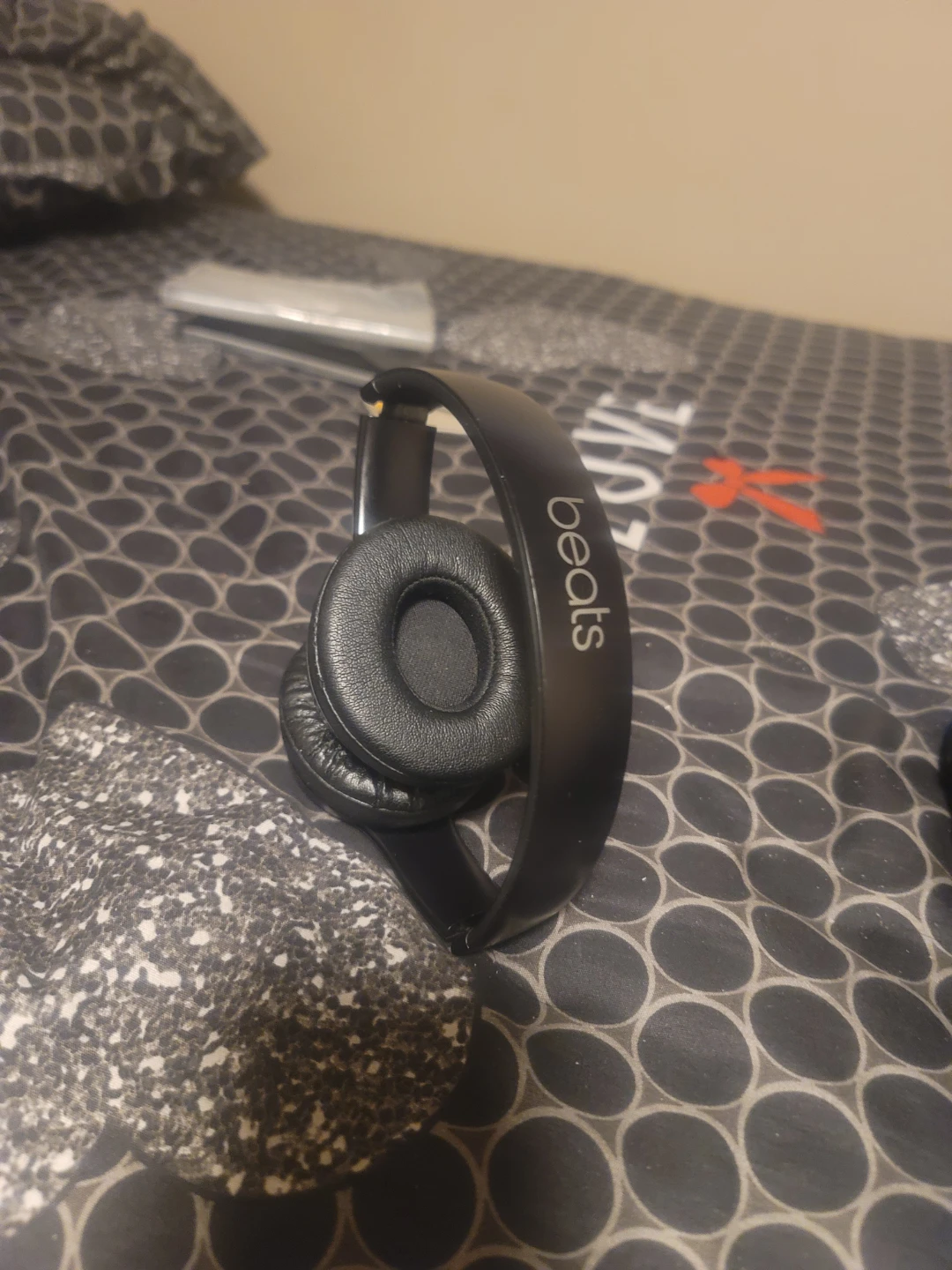 Black Beats Headphones - photo 2