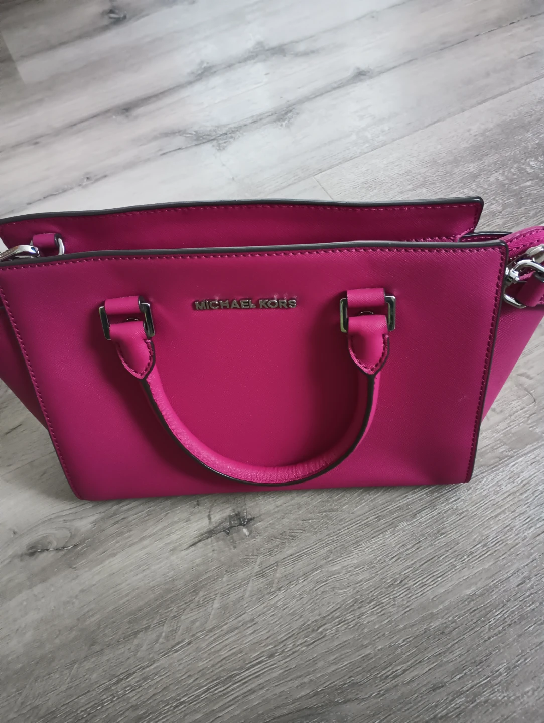 Michael Kors Hot Pink Handbag - photo 4