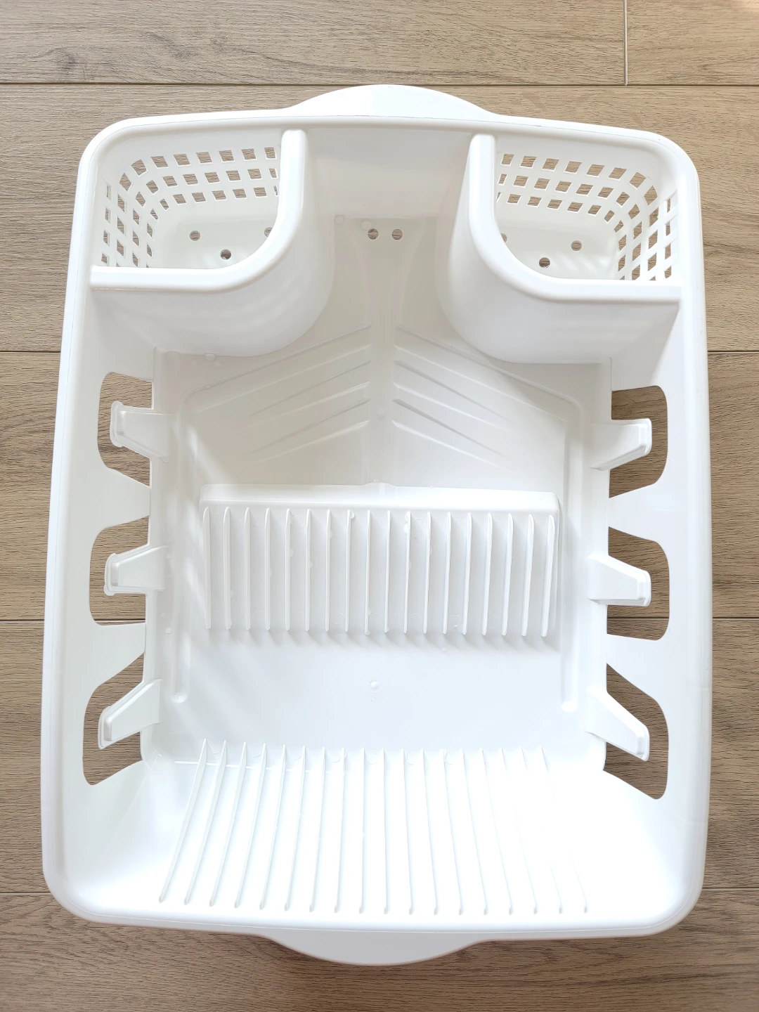 White Star Plastics Dish Drying Rack with inclinded drainboard