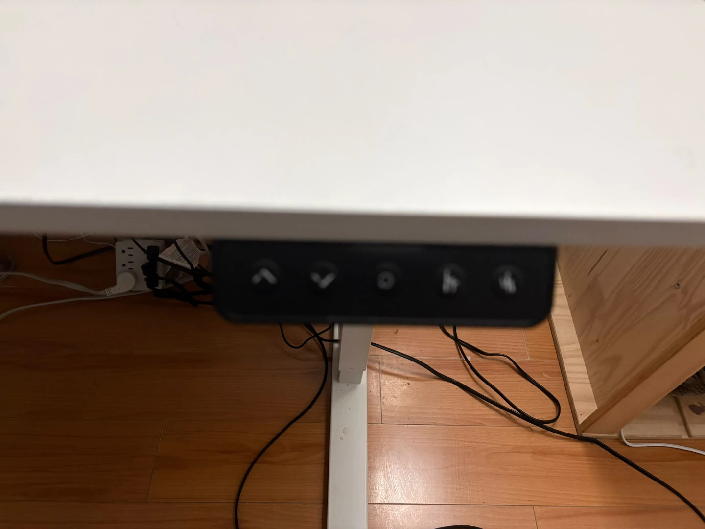White Adjustable Standing Desk - photo 3