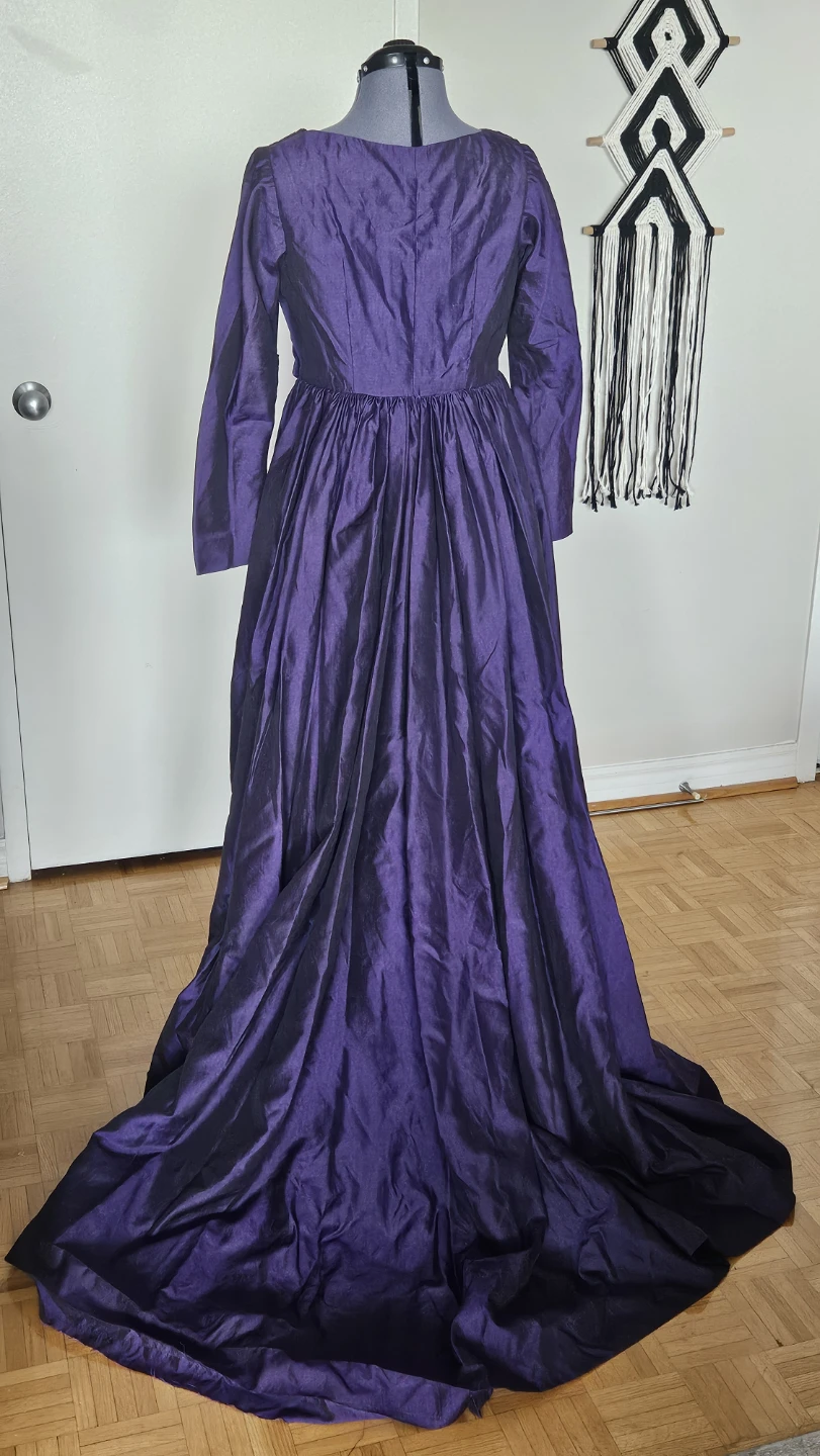 CAN. OPERA COMPANY - Purple taffeta wrap jacket with train. - photo 2