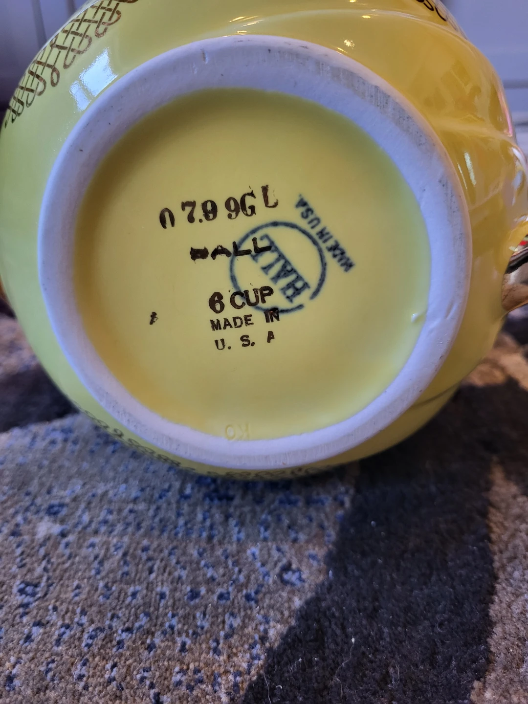 Hall Pottery 6 Cup Teapot Yellow and Gold - photo 3