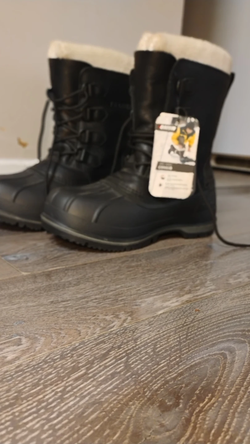 Brand New Baffin Canada Winter Boots – Men’s Size 10
