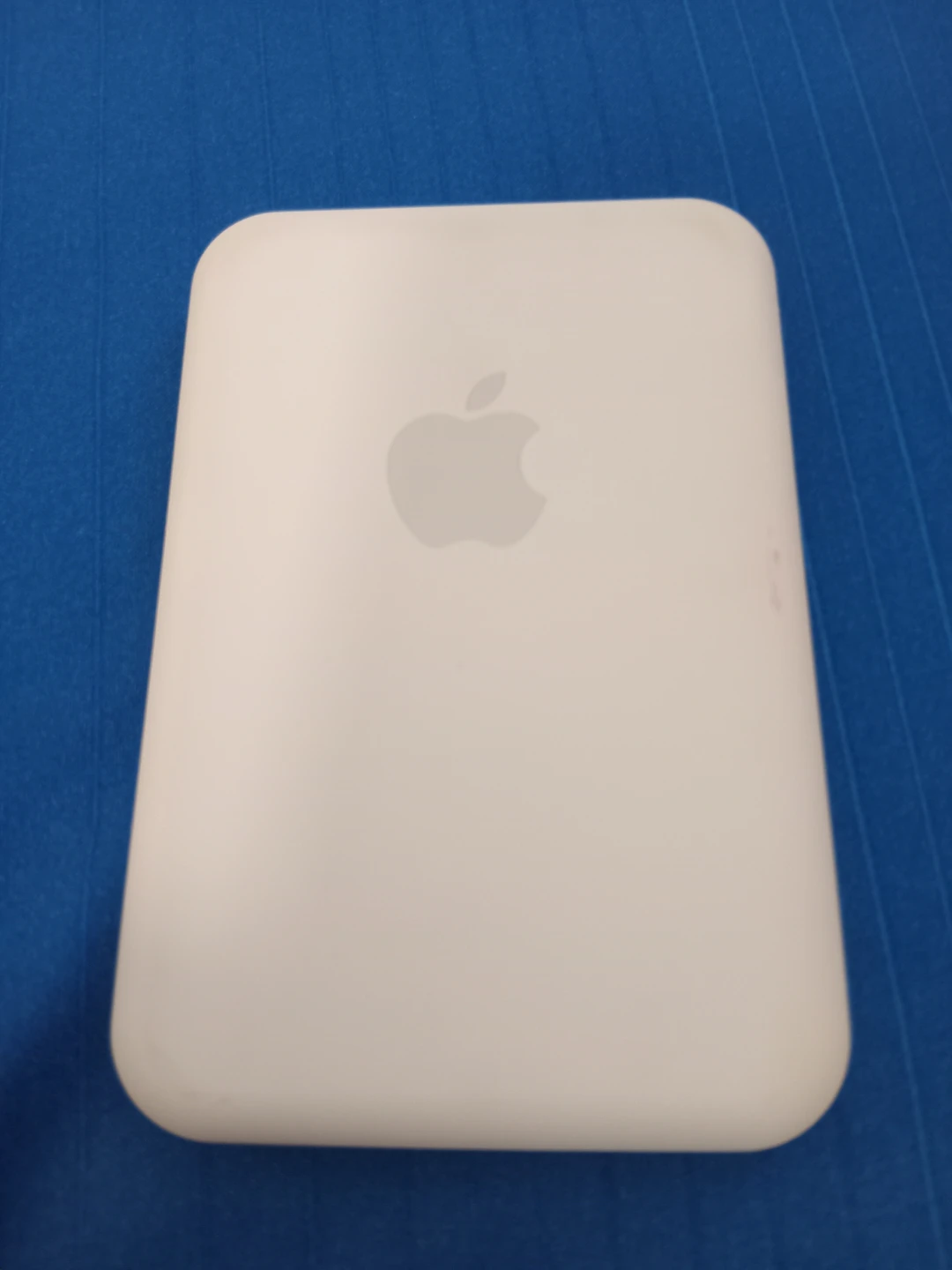 Apple MagSafe Battery Pack A2384