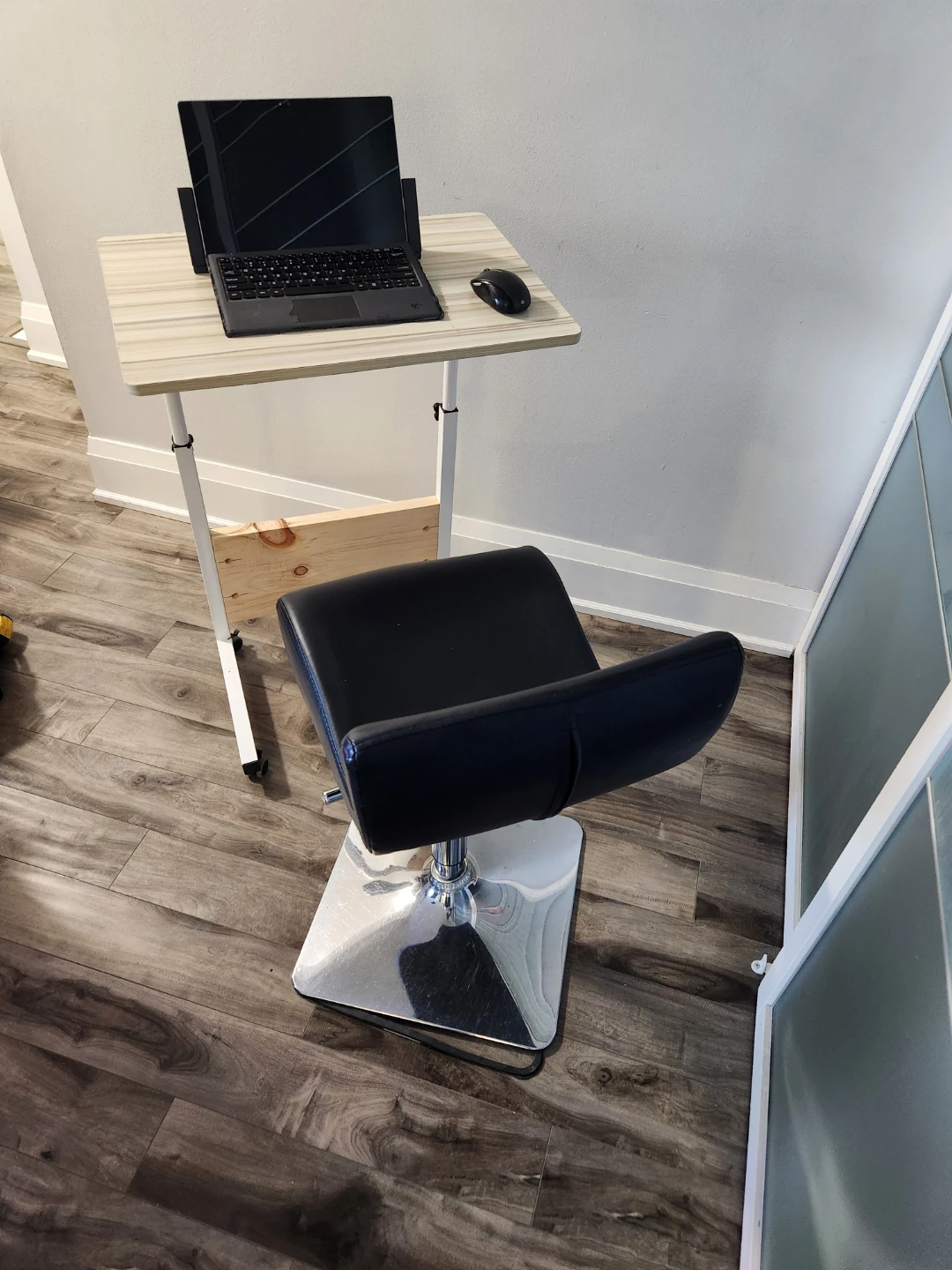 🇨🇦  Adjustable Rolling Laptop Desk with Chair - photo 5