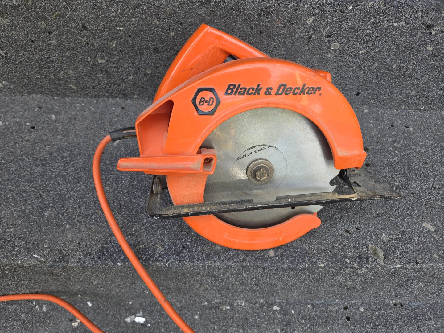 Circular saw black and decker