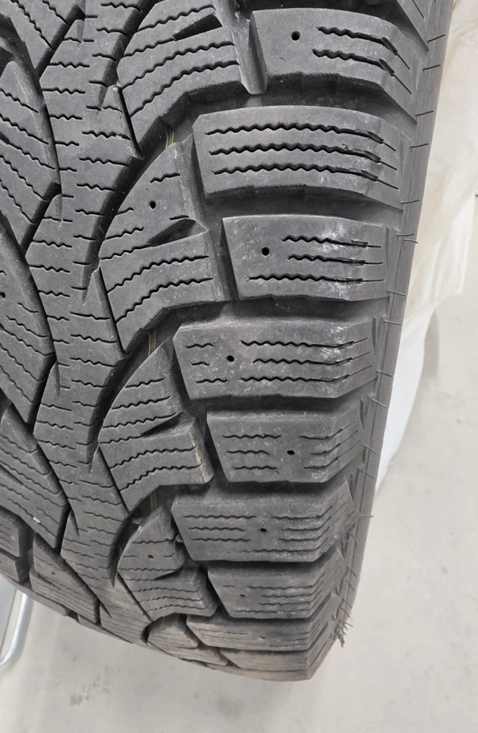 Honda 235/65R17 Winter Tires with Rims - photo 5