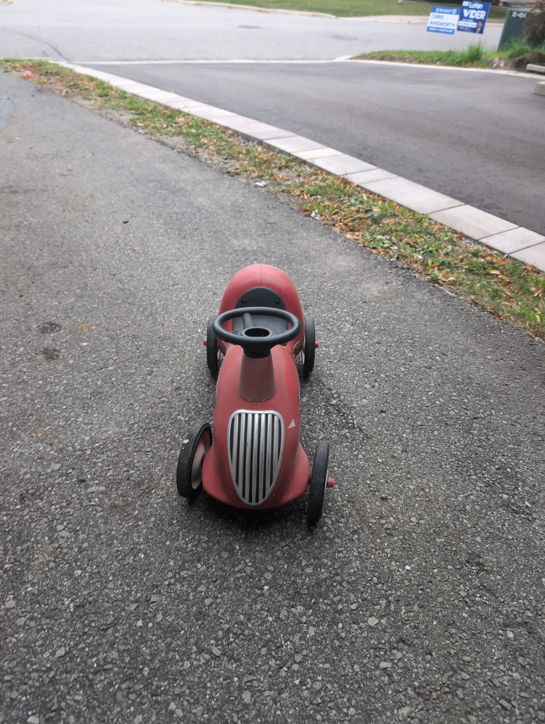 Kids pushl car