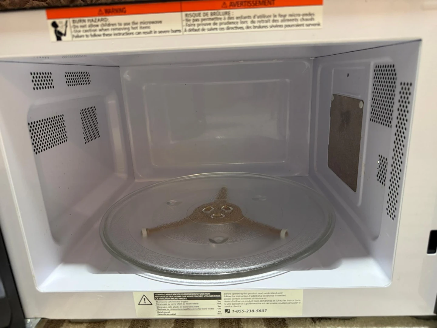 Toshiba Stainless Steel Microwave Oven - Excellent condition - photo 3