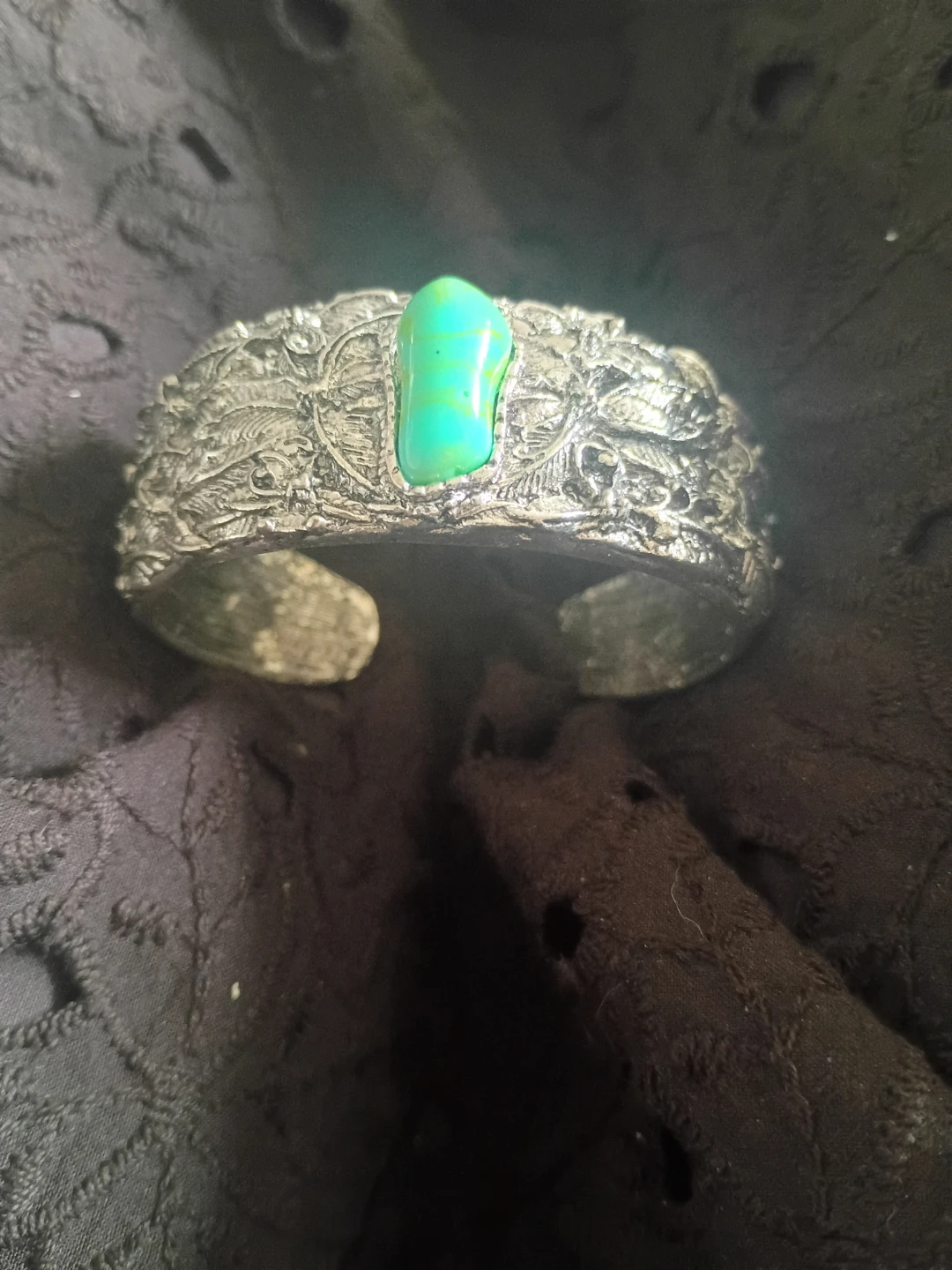 Vintage-style turquoise cuff bracelet