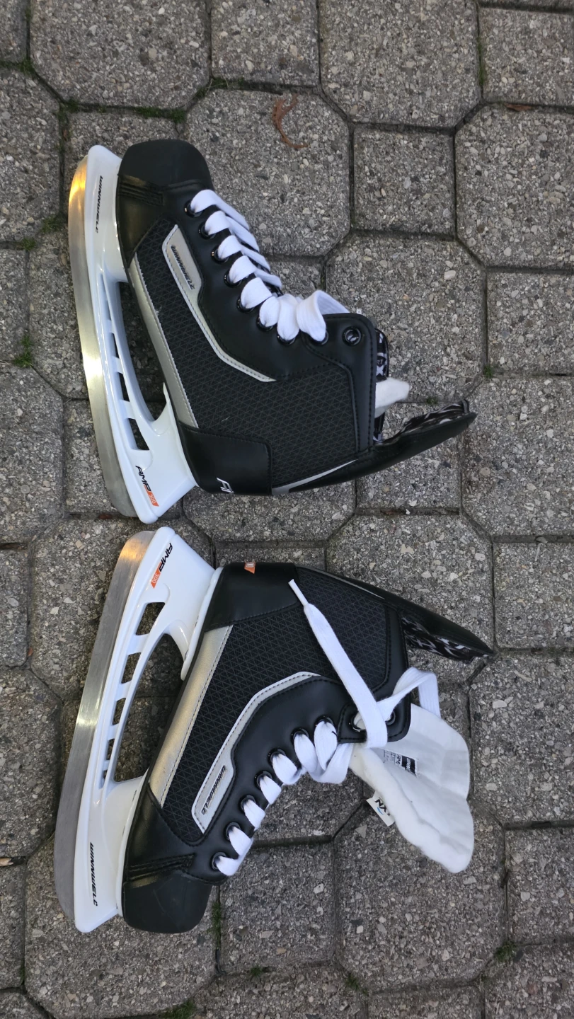 Winnwell AMP 300 Ice Skates