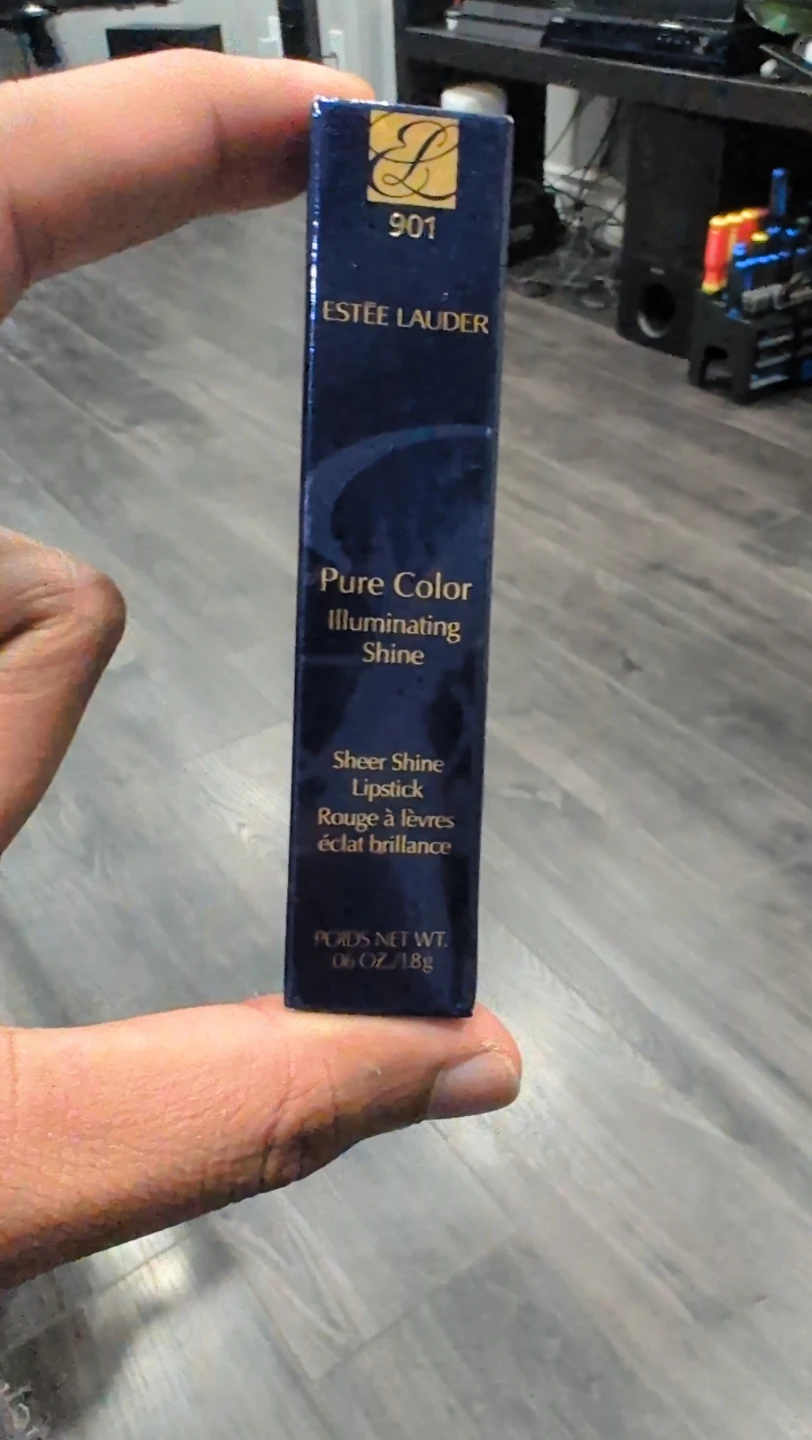Estée Lauder Pure Color Illuminating Shine Lipstick 901