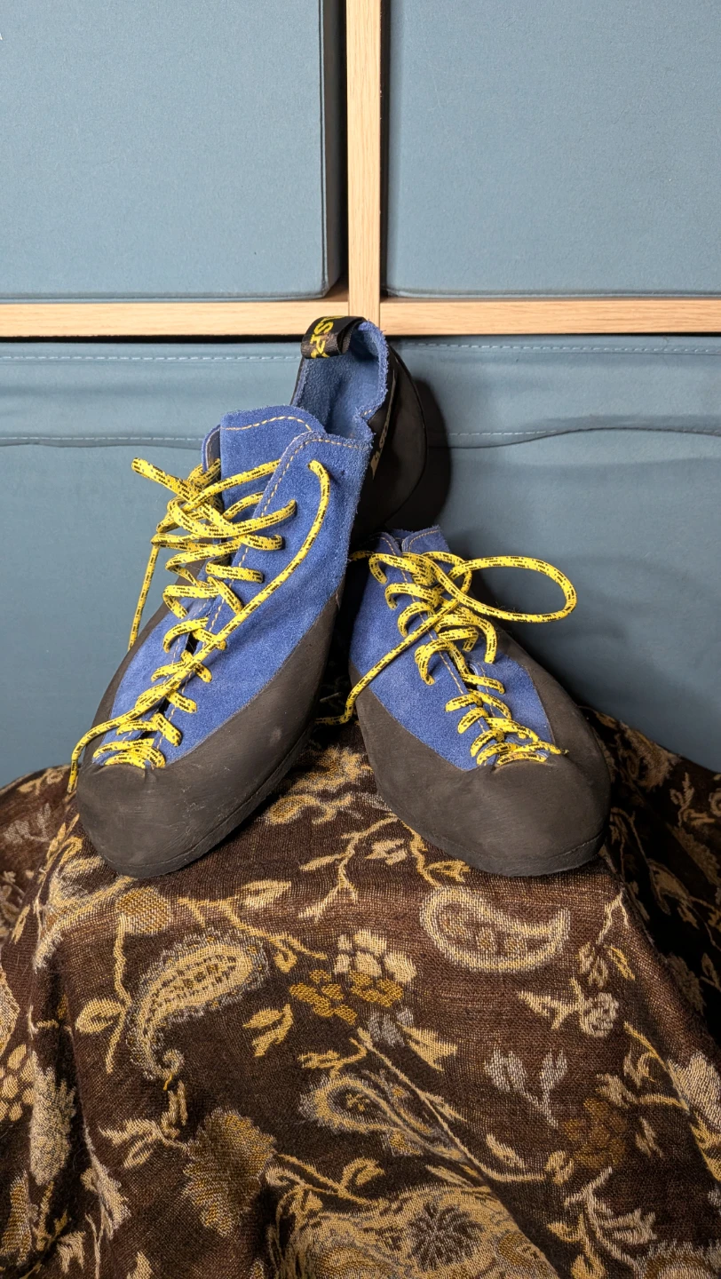 La Sportiva Climbing Shoes Size 42.5 - photo 4