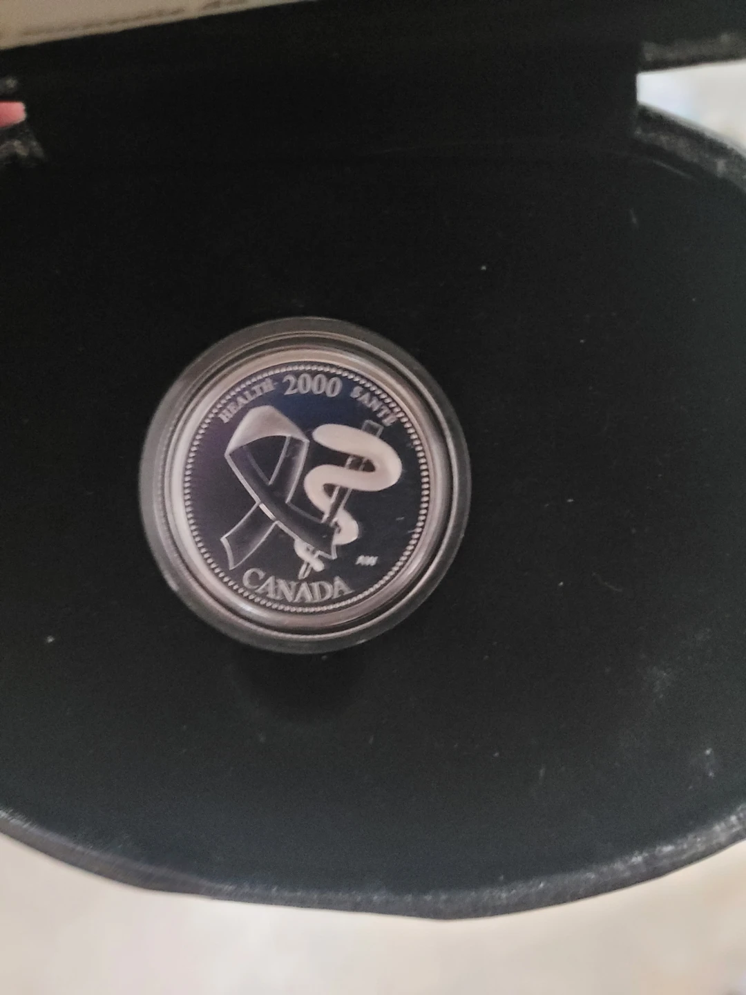 2000 Canadian Millennium Health Silver Coin - photo 2